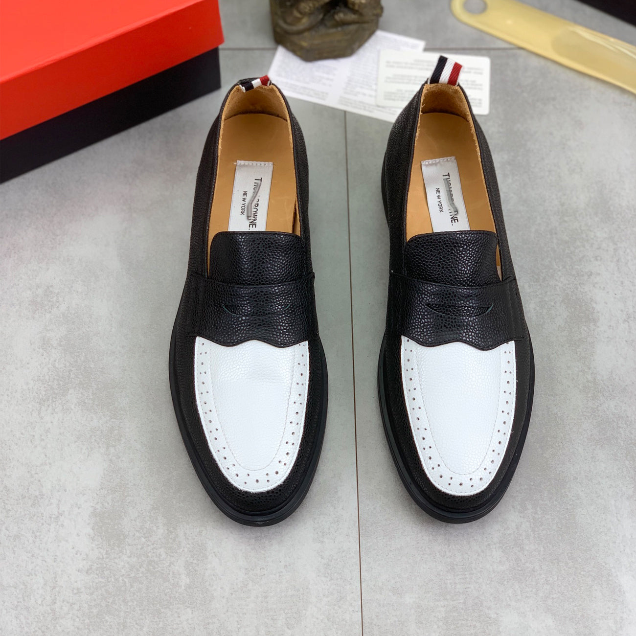 2025  Leather shoes Men