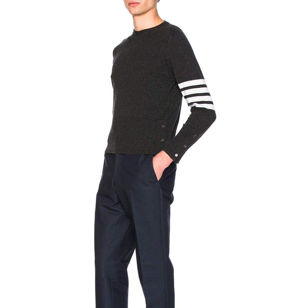 Round neck wool sweater
