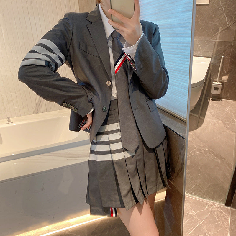 2025  Gray suit