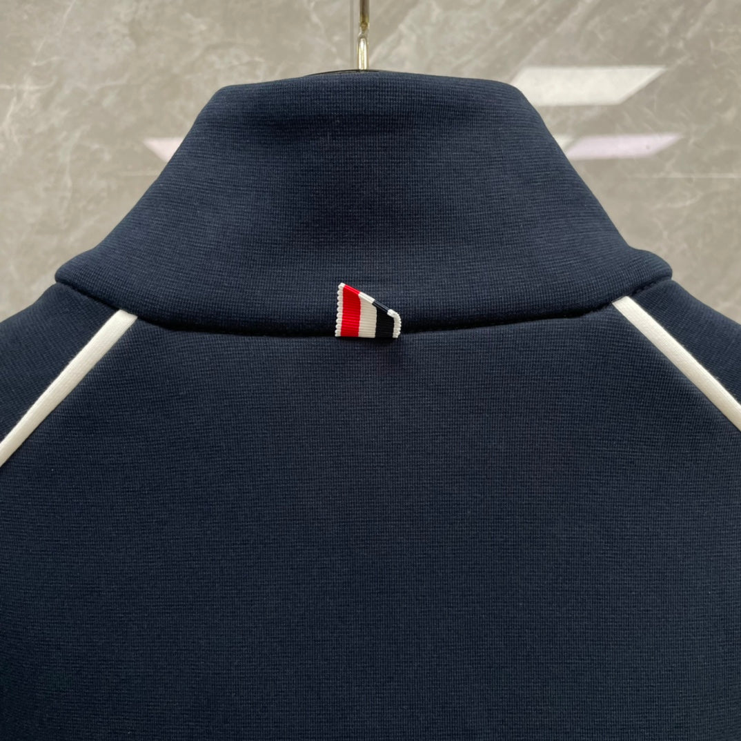 Cardigan sweatshirt